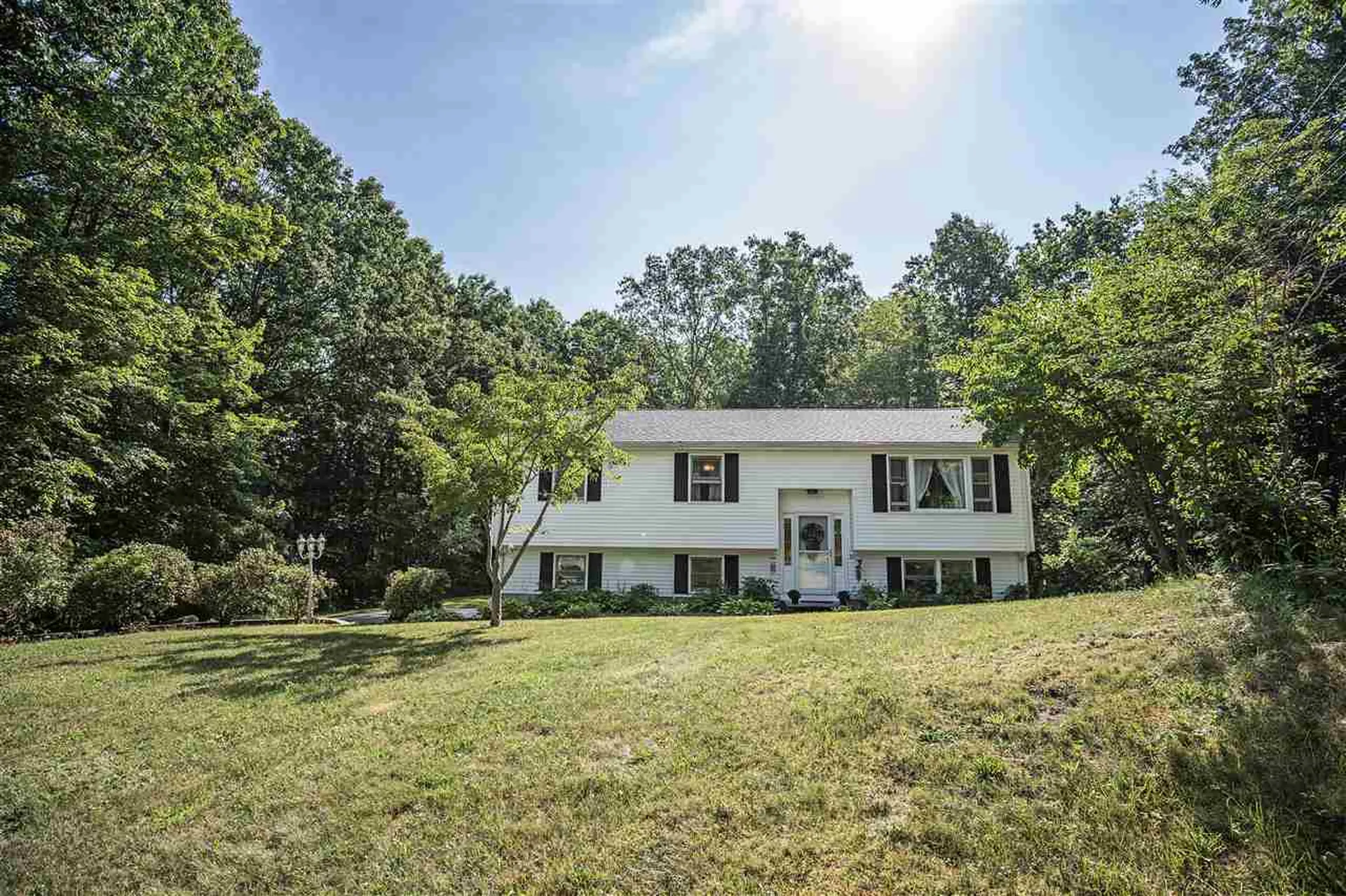 16 Sagamore Road Derry NH 03038