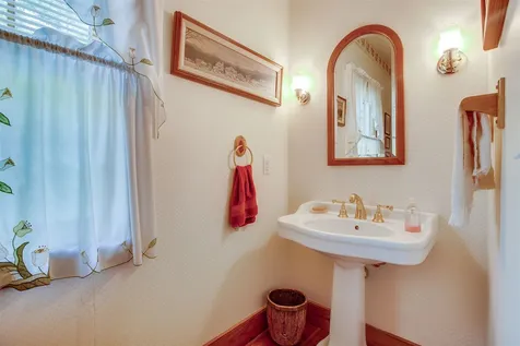 214 Woodland Trace New London NH 03257
