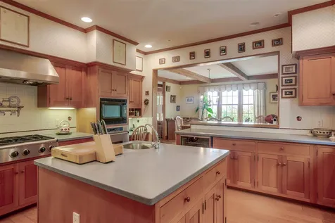 214 Woodland Trace New London NH 03257