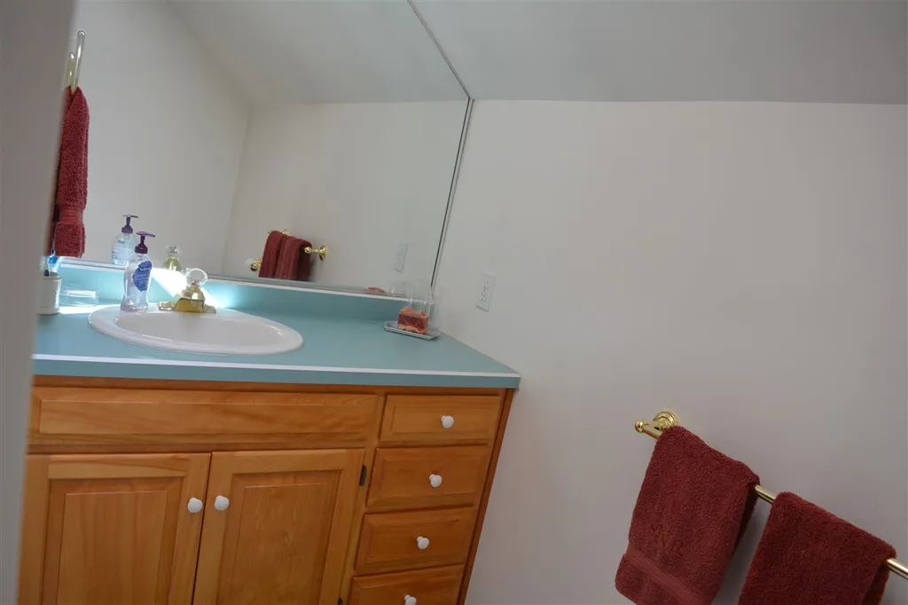 13 Anderson Pond Road Grantham NH 03753