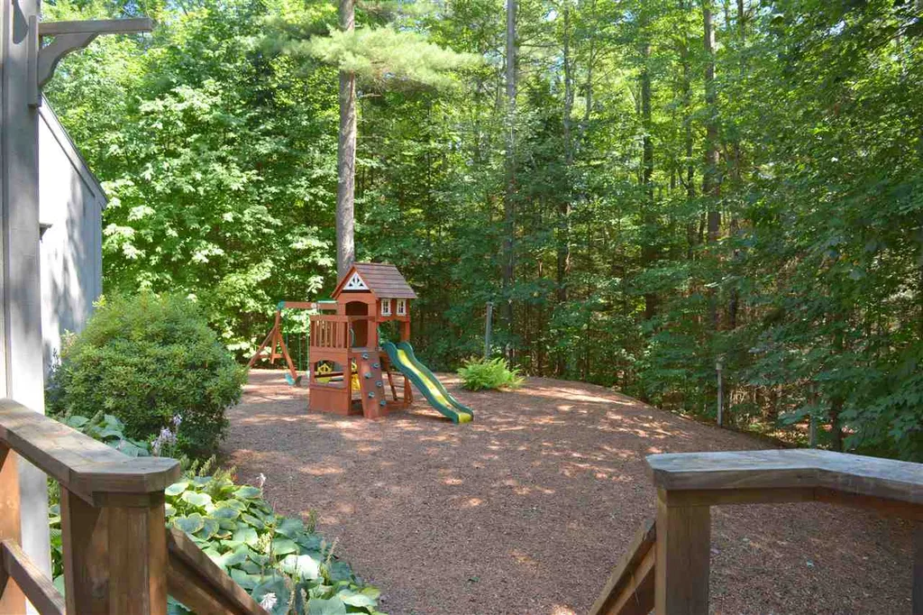 13 Anderson Pond Road Grantham NH 03753
