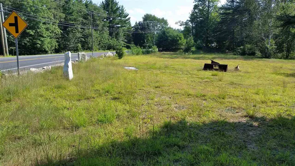 35 Chester Road Raymond NH 03077