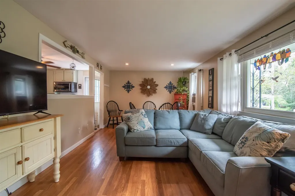 6 Chisholm Road Kingston NH 03848