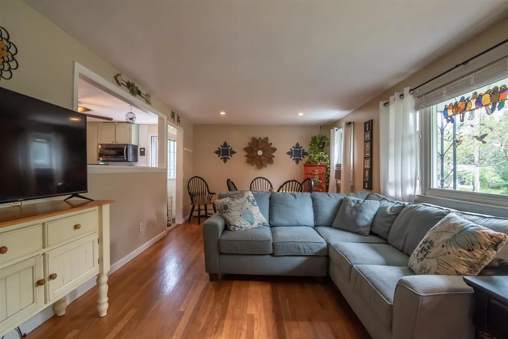 6 Chisholm Road Kingston NH 03848
