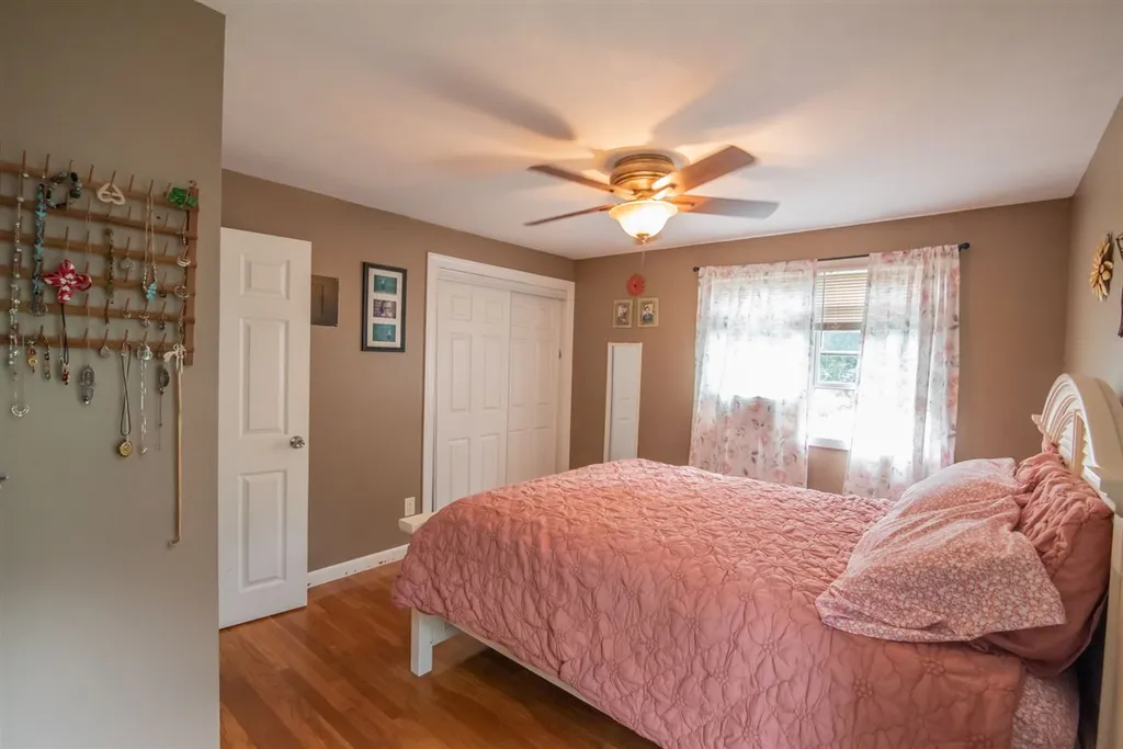 6 Chisholm Road Kingston NH 03848
