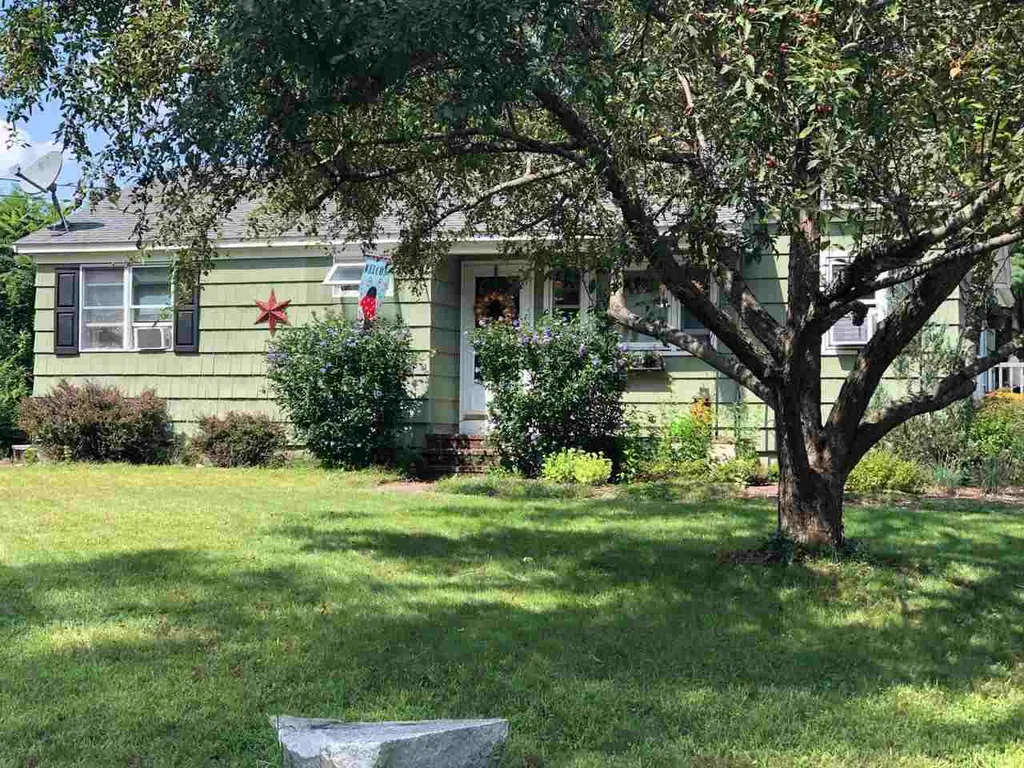 6 Chisholm Road Kingston NH 03848