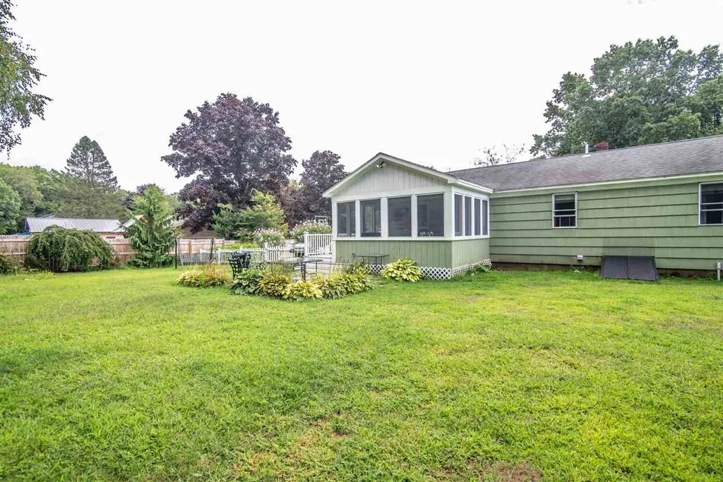 6 Chisholm Road Kingston NH 03848