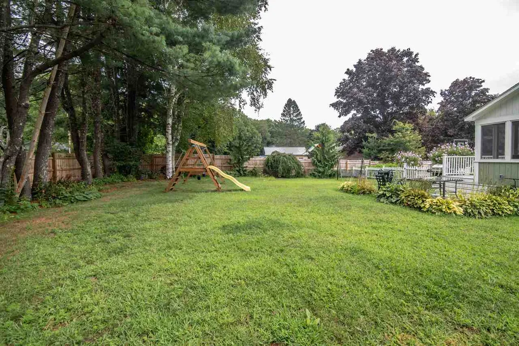 6 Chisholm Road Kingston NH 03848