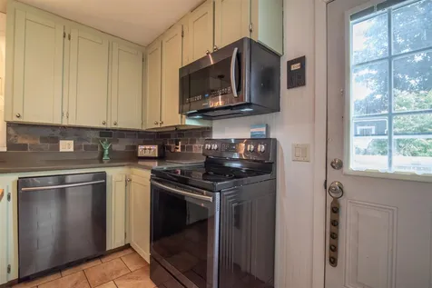 6 Chisholm Road Kingston NH 03848