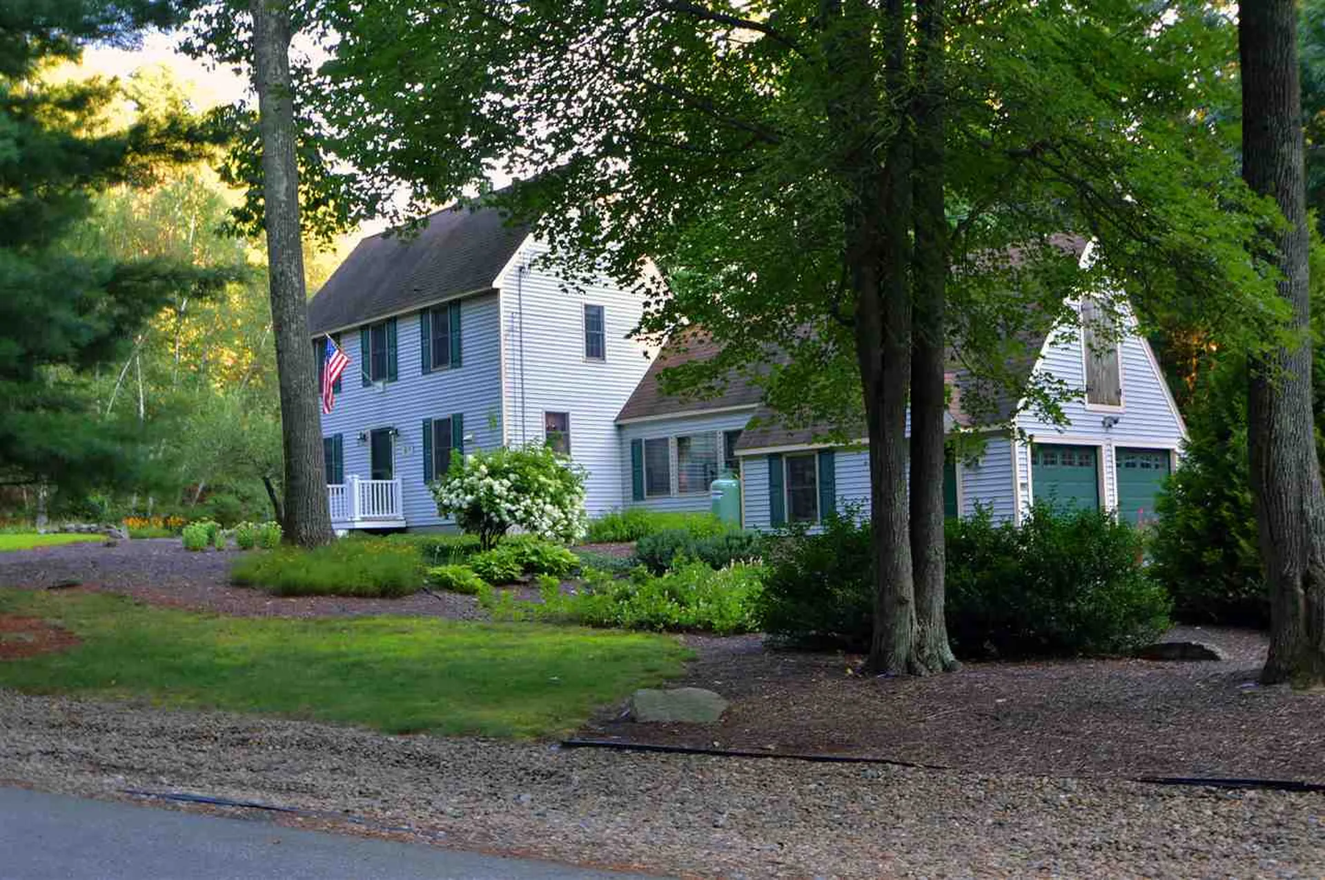 6 Dresden Way Londonderry NH 03053-2928