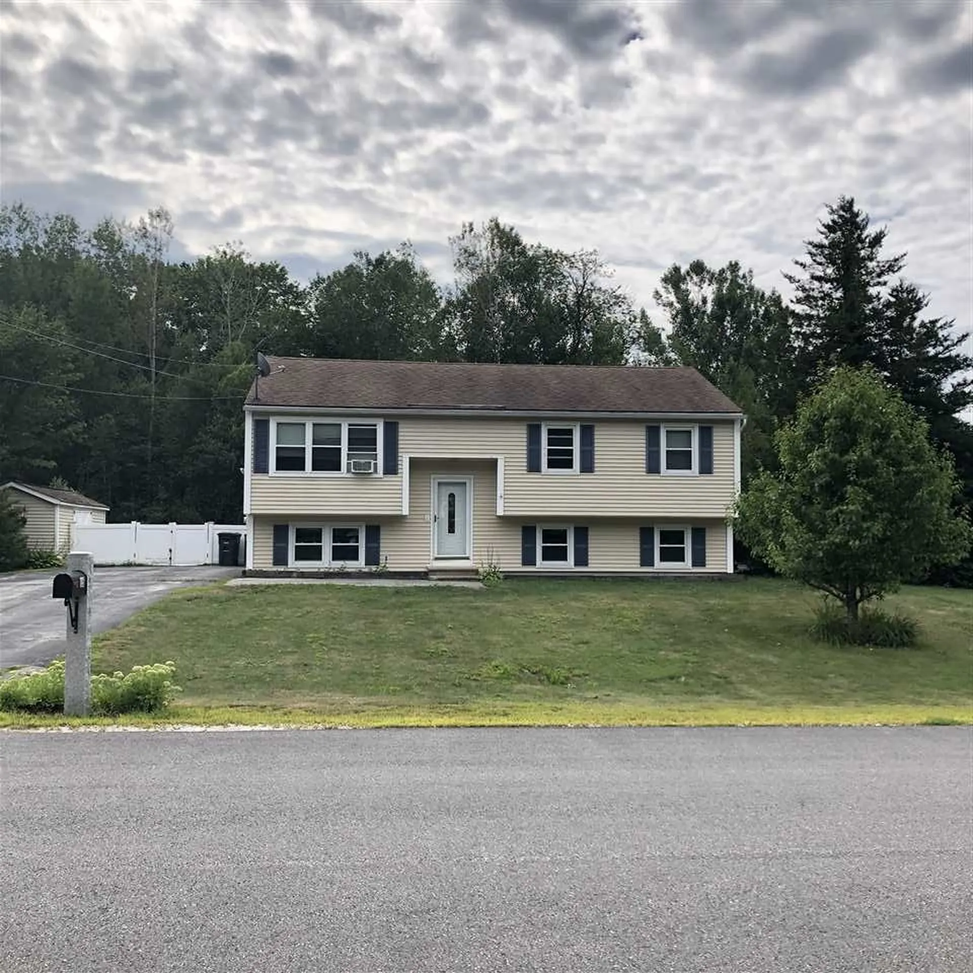 15 Melissa Drive Pembroke NH 03275