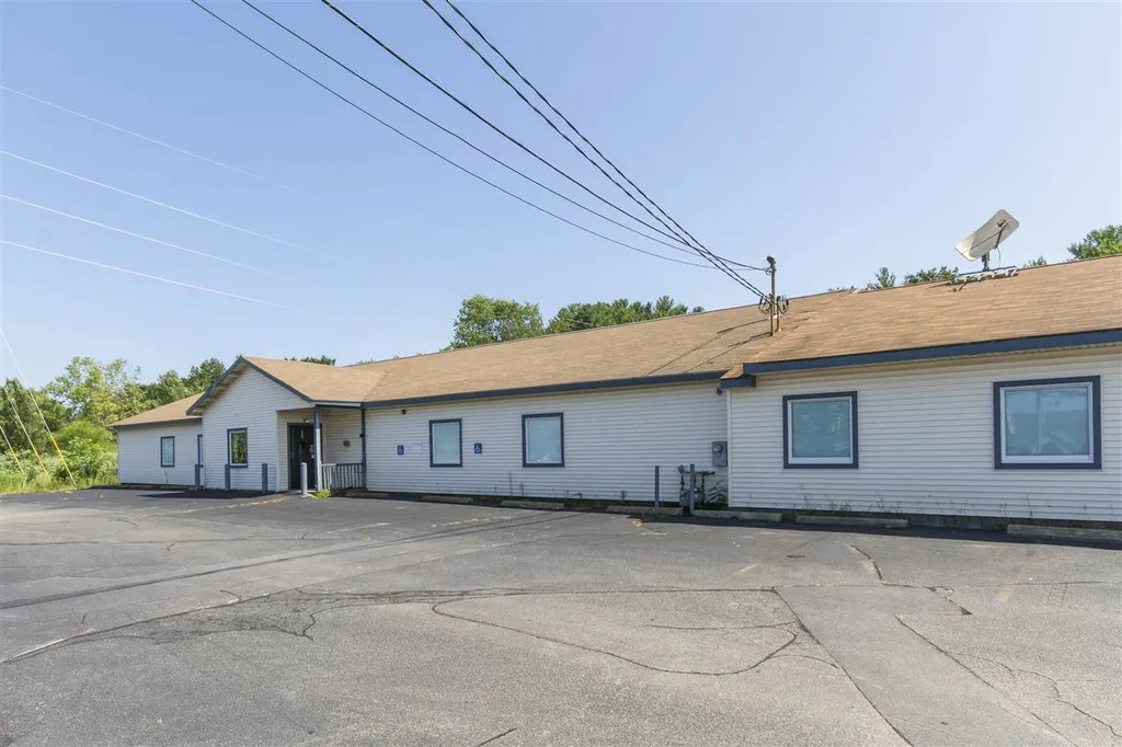 1329 Hooksett Road Hooksett NH 03106