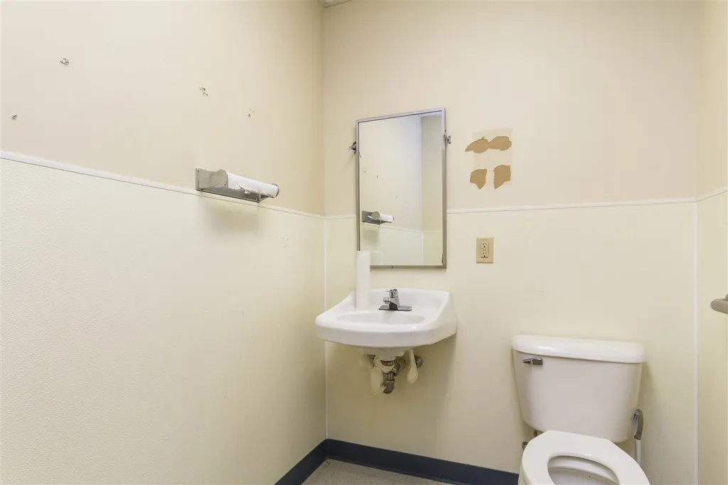 1329 Hooksett Road Hooksett NH 03106