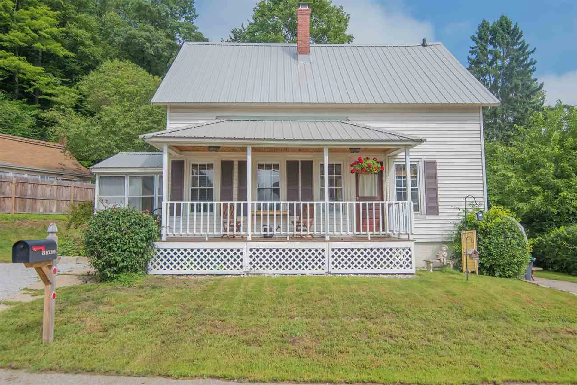 16 Maple Street Hooksett NH 03106