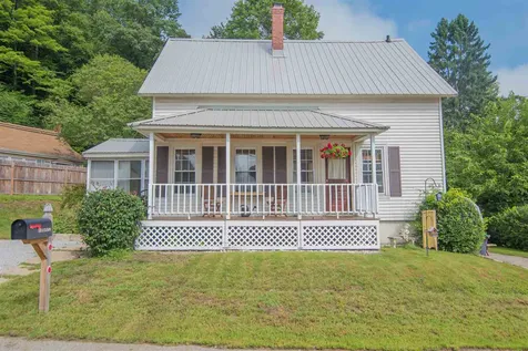 16 Maple Street Hooksett NH 03106