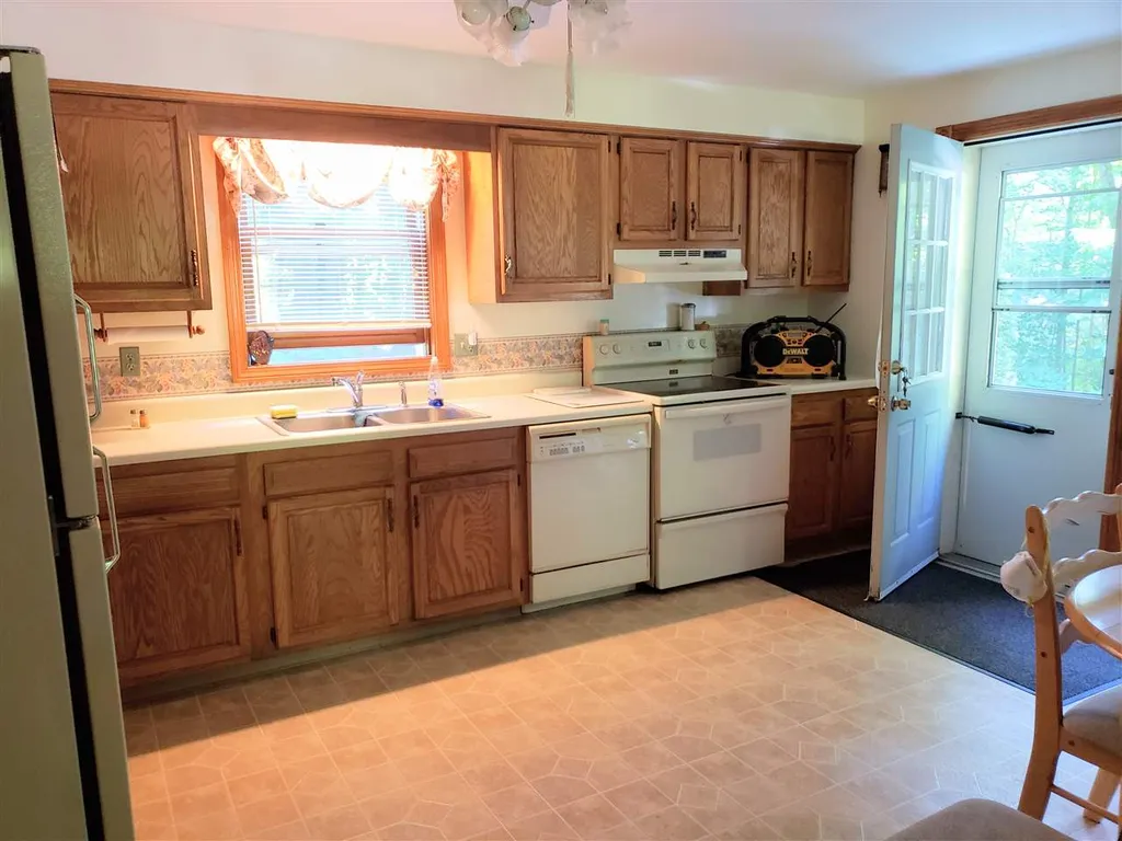 145 Blake Road Epping NH 03042