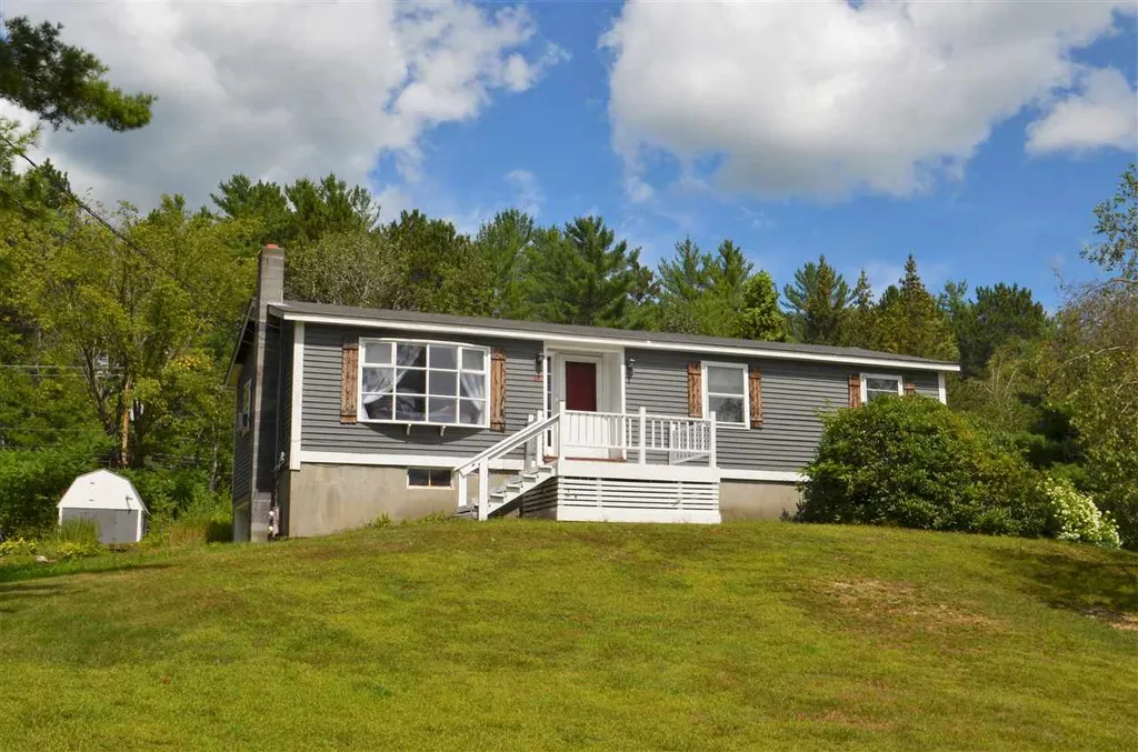 86 Waterloo Street Warner NH 03278