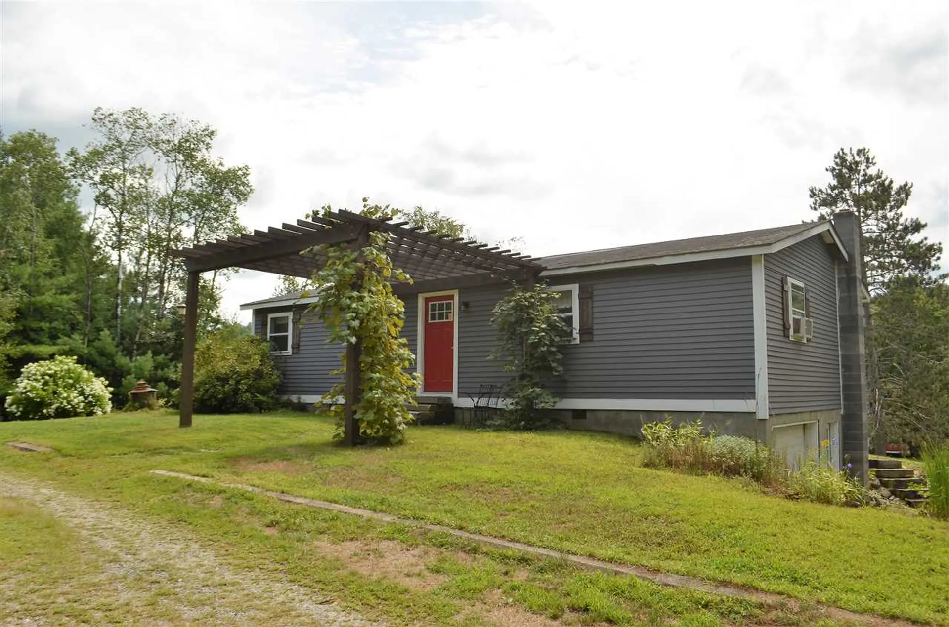 86 Waterloo Street Warner NH 03278