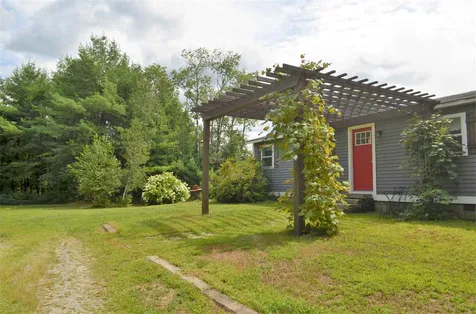 86 Waterloo Street Warner NH 03278