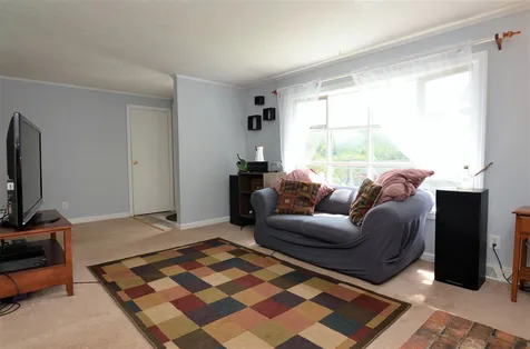 86 Waterloo Street Warner NH 03278