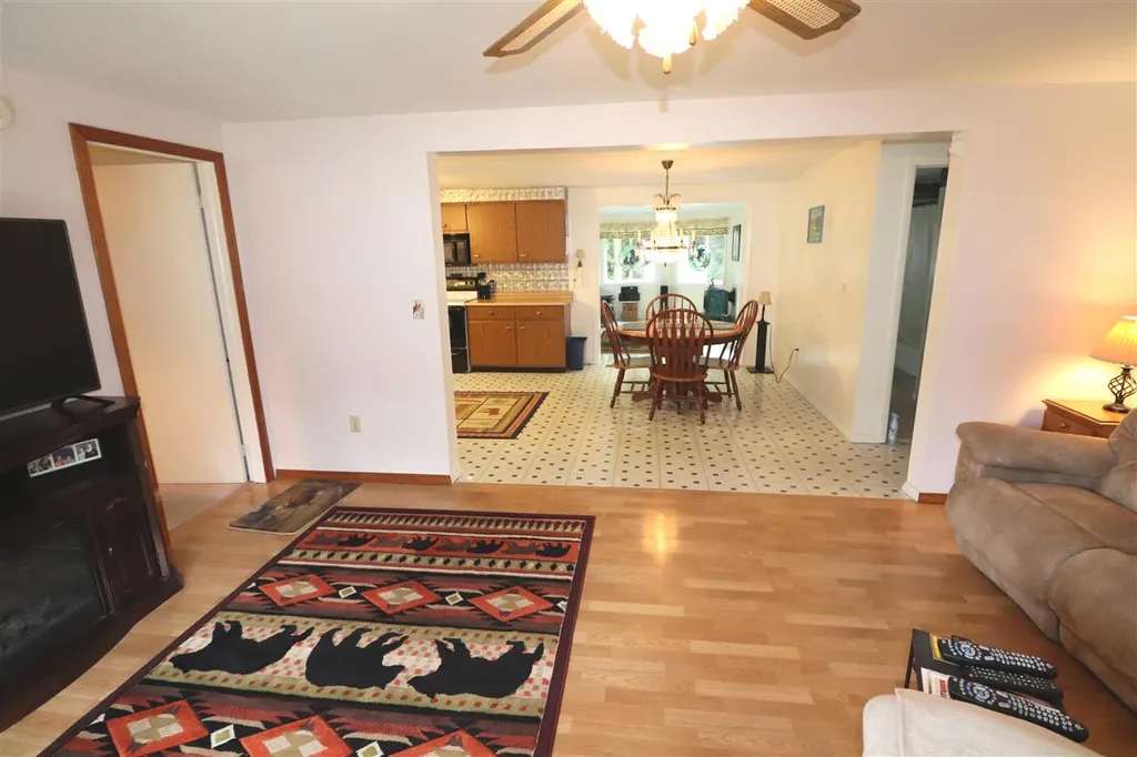 18 Louis Lane Lincoln NH 03251