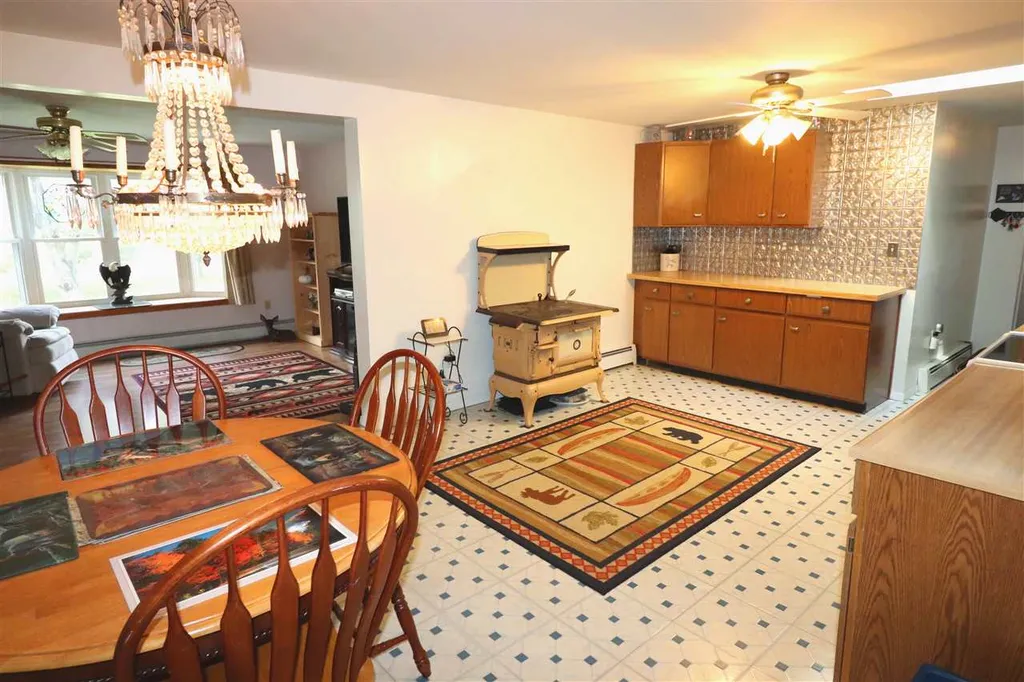 18 Louis Lane Lincoln NH 03251