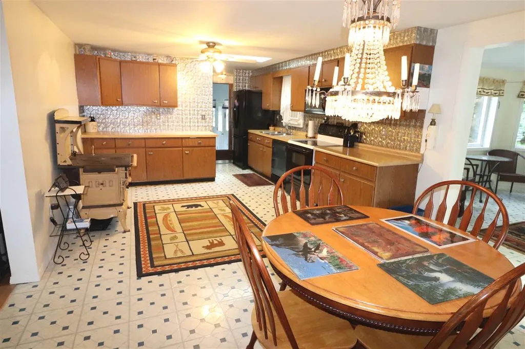 18 Louis Lane Lincoln NH 03251