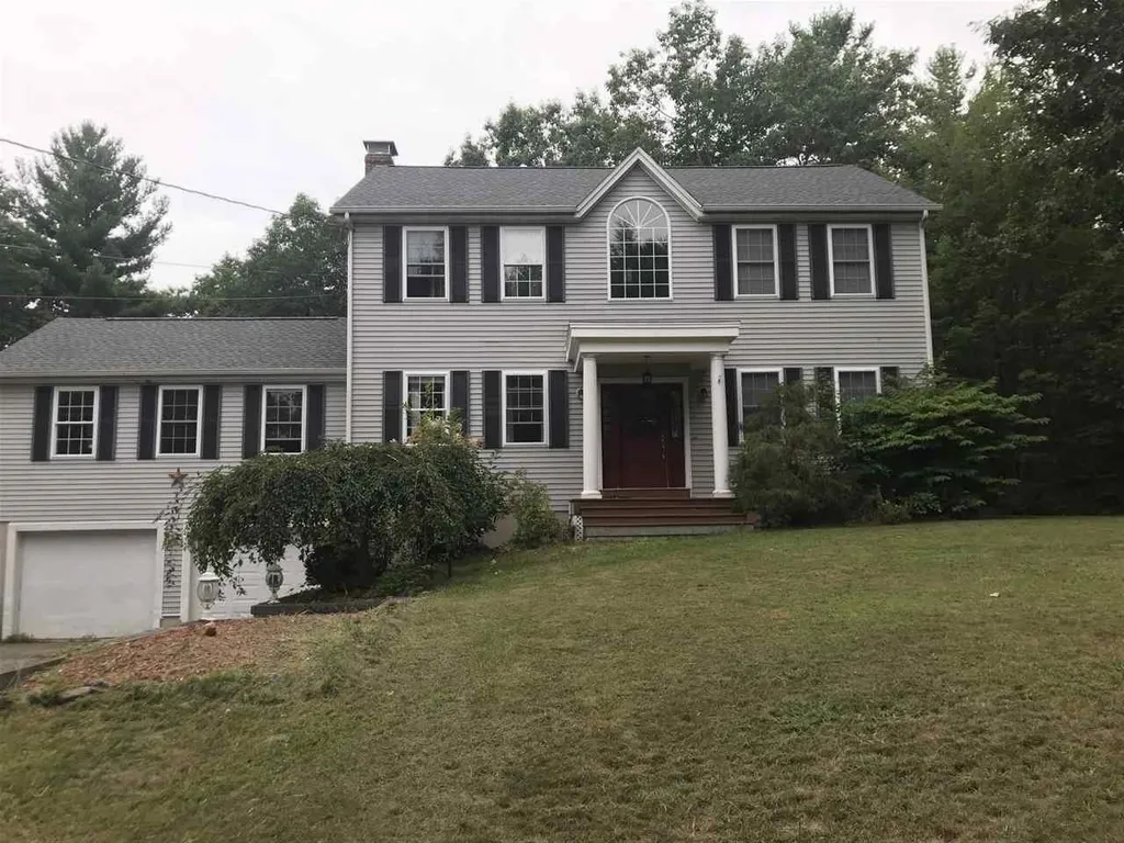 21 Ann Logan Circle Raymond NH 03077