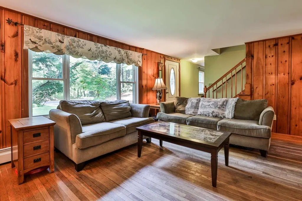 23 Bowers Road Derry NH 03038