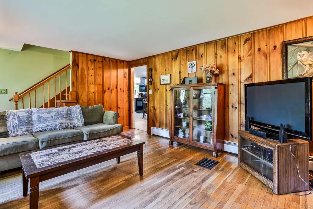 23 Bowers Road Derry NH 03038