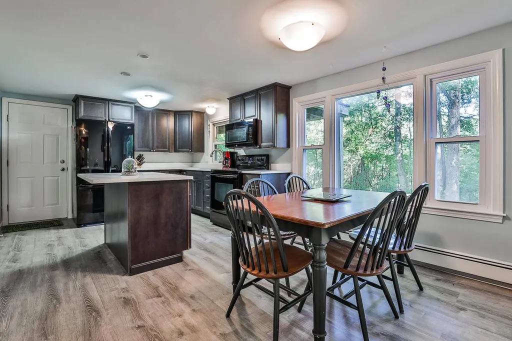 23 Bowers Road Derry NH 03038