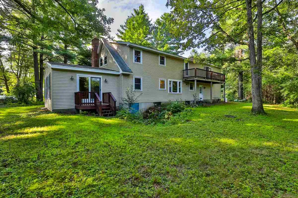 23 Bowers Road Derry NH 03038