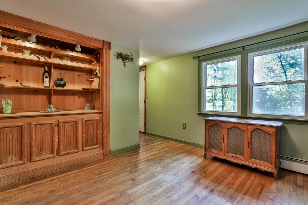 23 Bowers Road Derry NH 03038