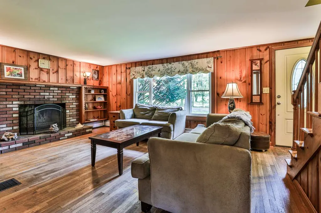 23 Bowers Road Derry NH 03038