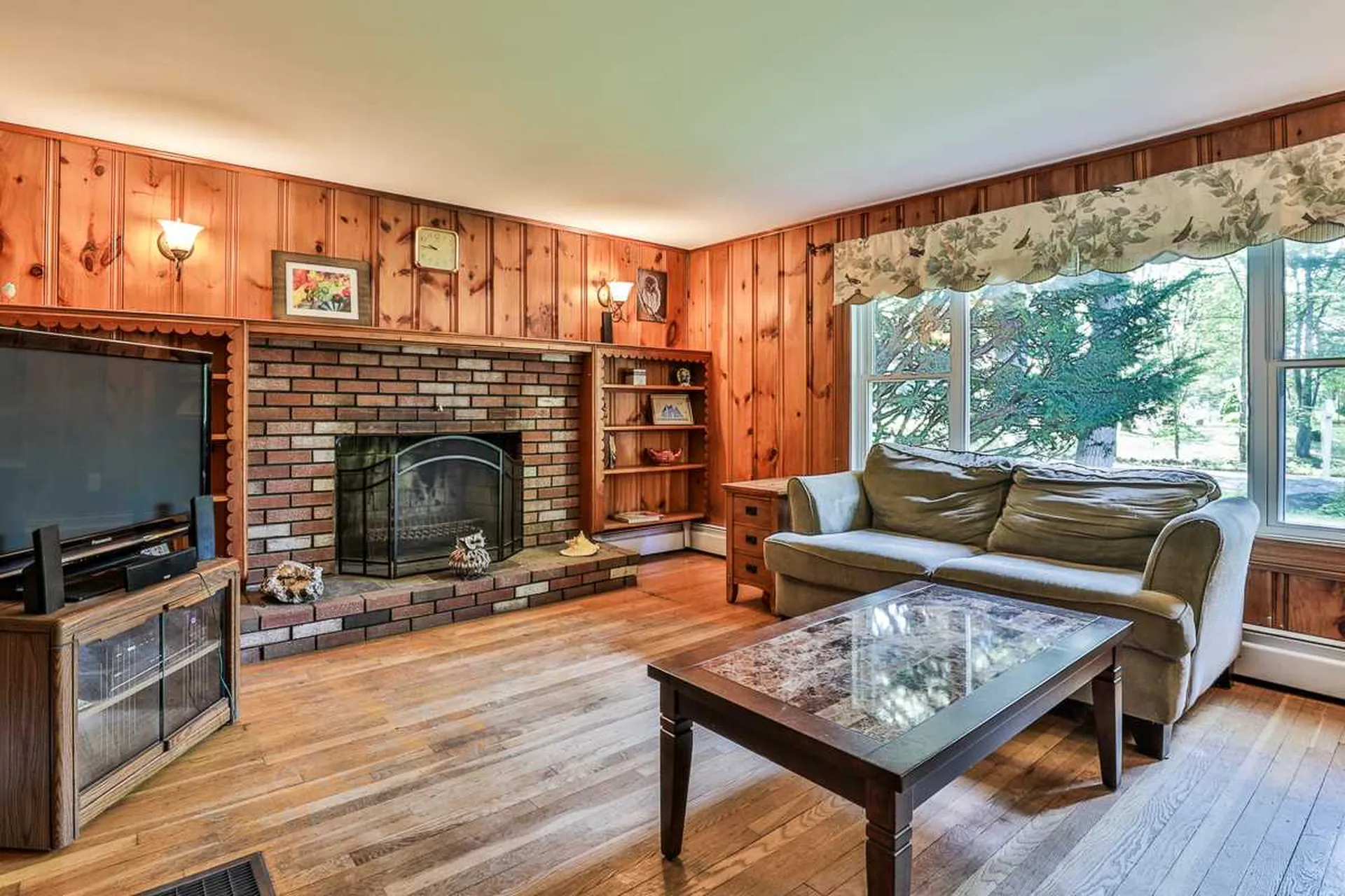 23 Bowers Road Derry NH 03038