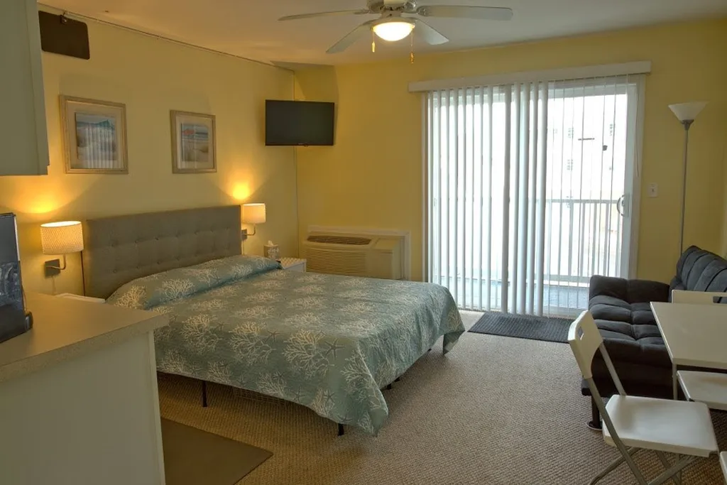 6 Ashworth Avenue Hampton NH 03842