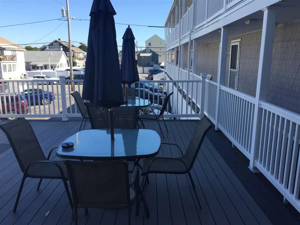 6 Ashworth Avenue Hampton NH 03842