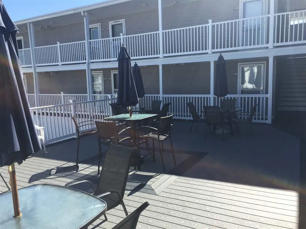 6 Ashworth Avenue Hampton NH 03842