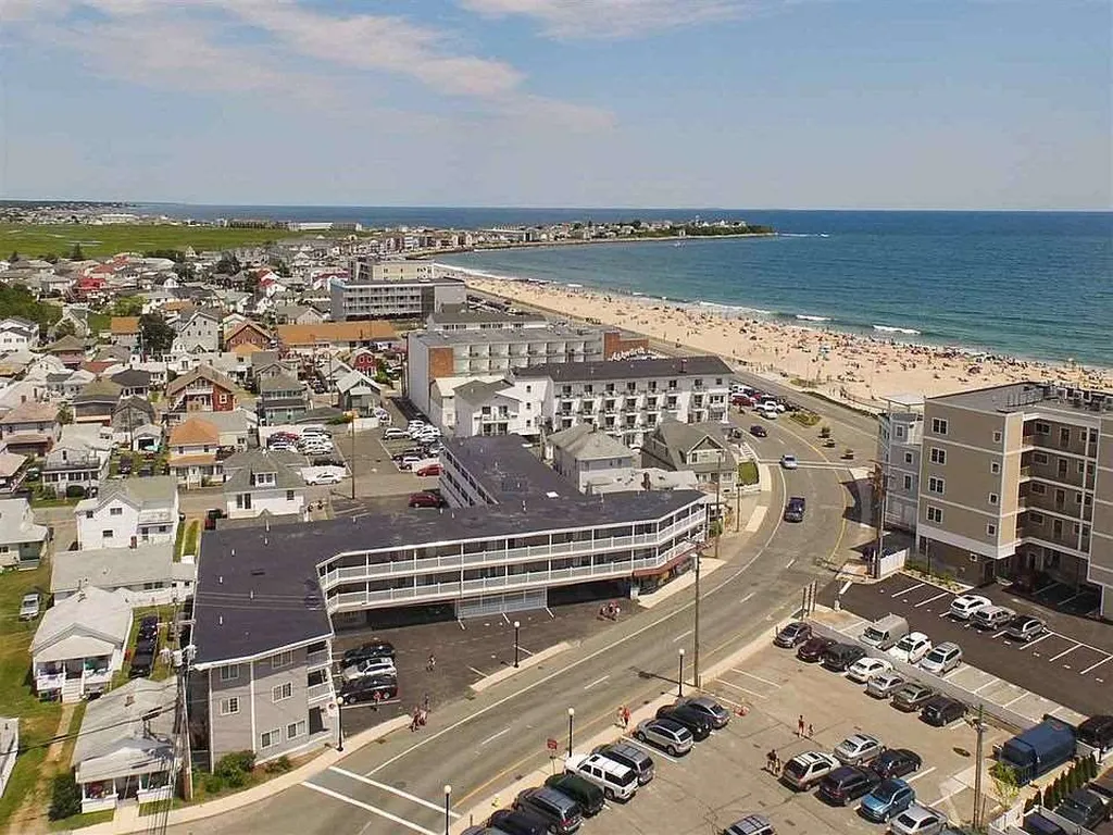 6 Ashworth Avenue Hampton NH 03842