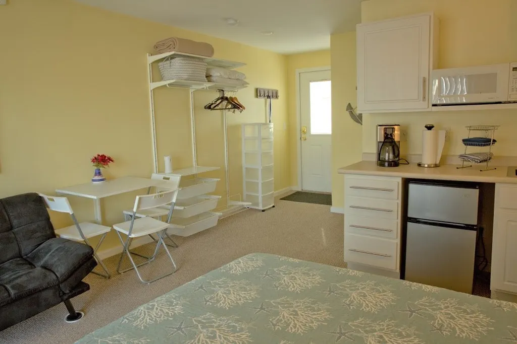 6 Ashworth Avenue Hampton NH 03842