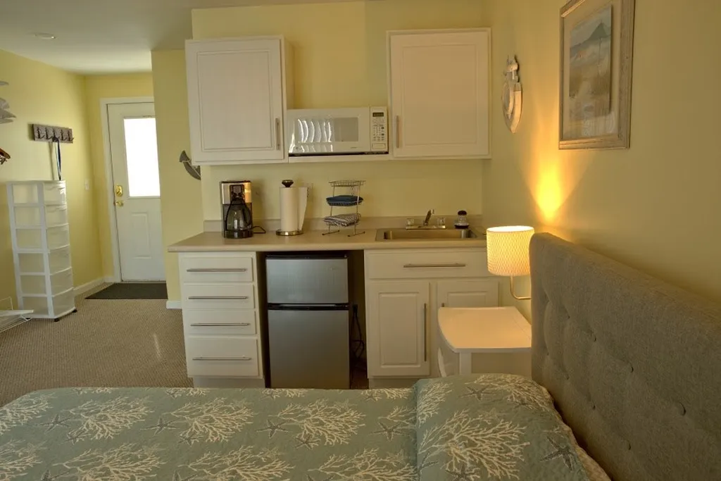 6 Ashworth Avenue Hampton NH 03842