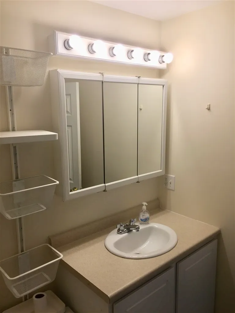 6 Ashworth Avenue Hampton NH 03842