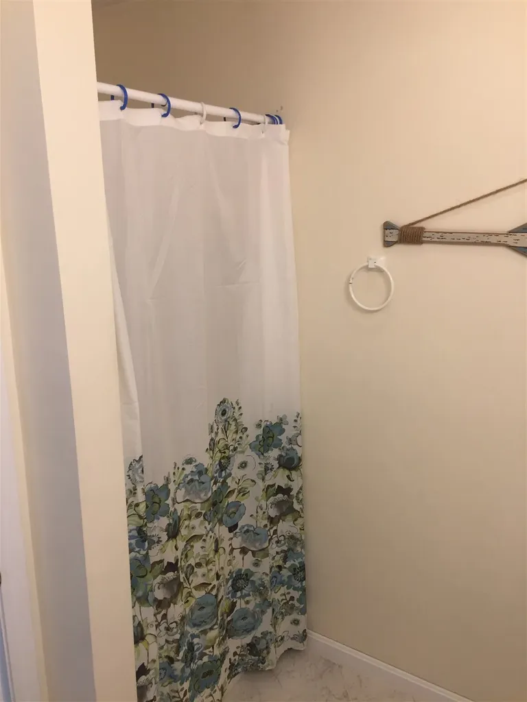 6 Ashworth Avenue Hampton NH 03842