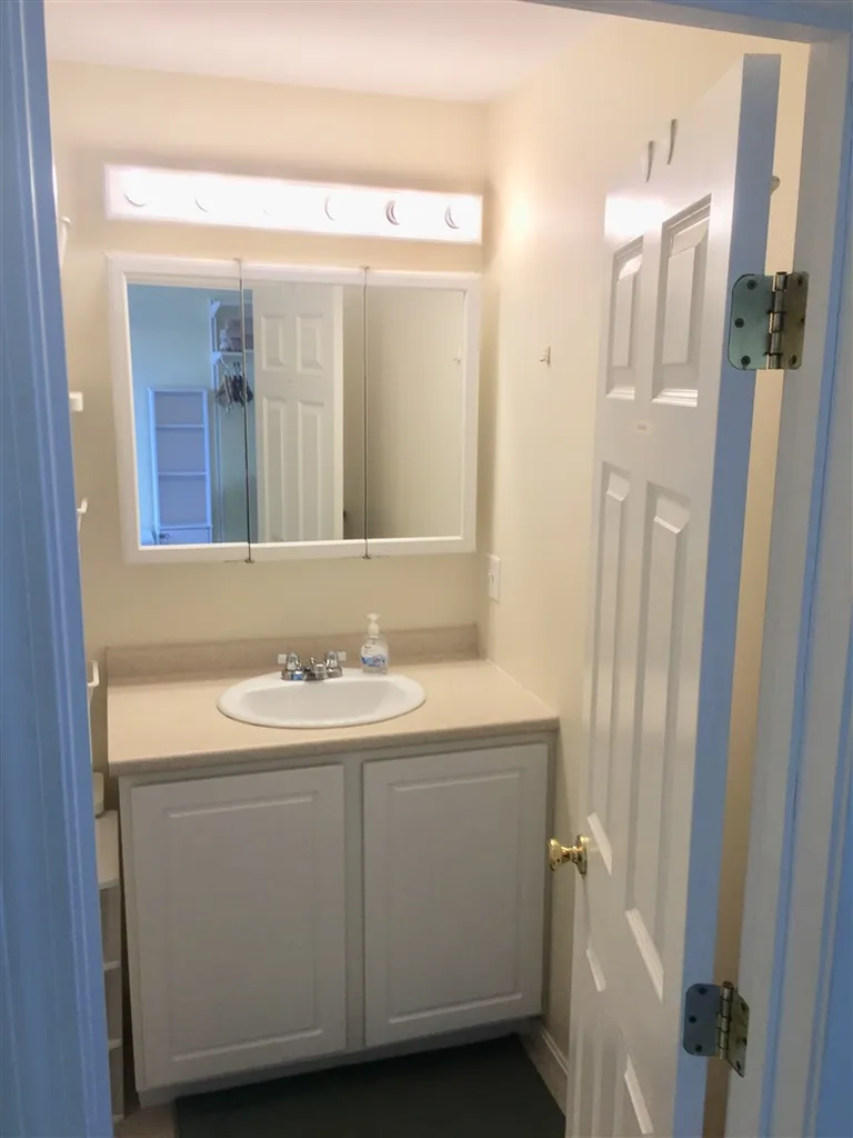 6 Ashworth Avenue Hampton NH 03842