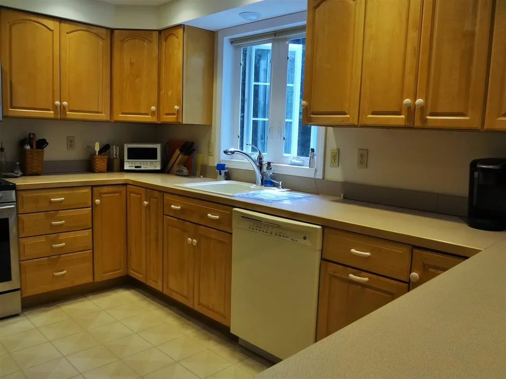 18 Clover Lane Barrington NH 03825