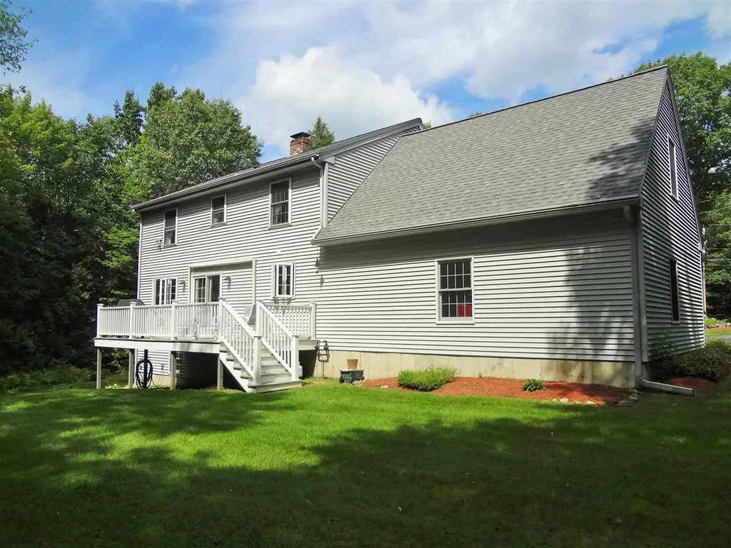 18 Clover Lane Barrington NH 03825