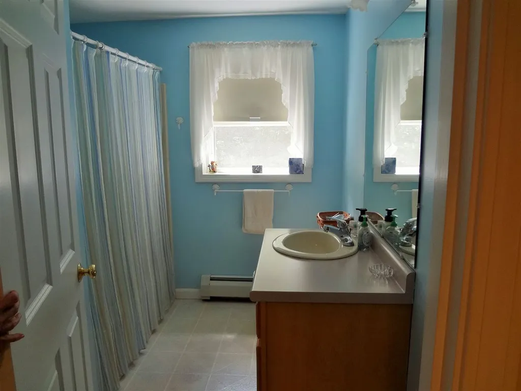 18 Clover Lane Barrington NH 03825