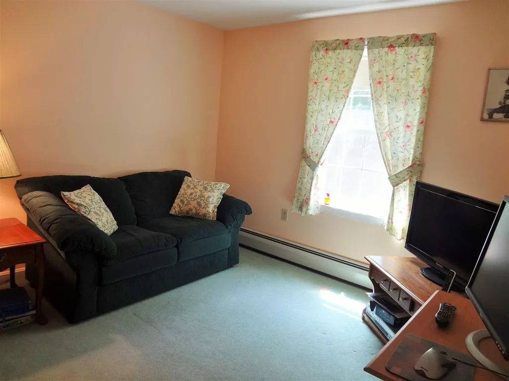 18 Clover Lane Barrington NH 03825
