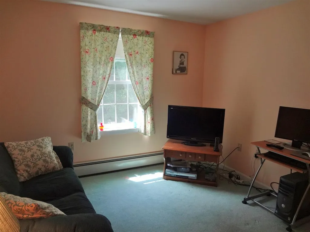 18 Clover Lane Barrington NH 03825