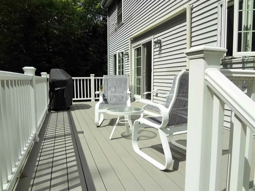 18 Clover Lane Barrington NH 03825